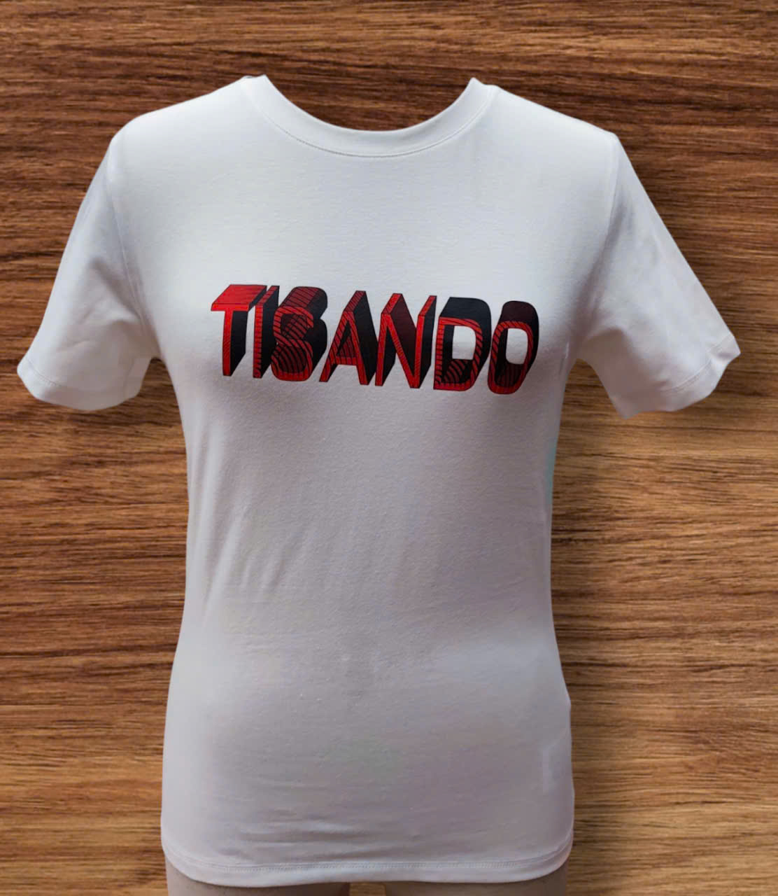 T-Shirt nữ Tisando với hình in chữ TISANDO hiệu ứng 3D